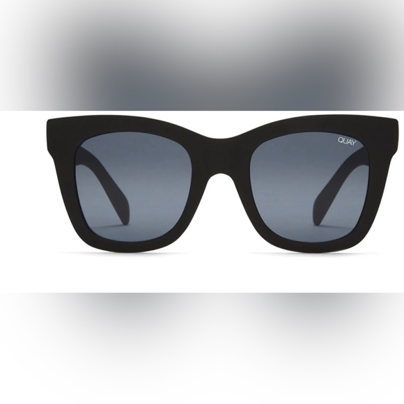 QUAY Australia- AFTER HOURS FrameMatte Black / LensSmoke - Picture 4 of 5